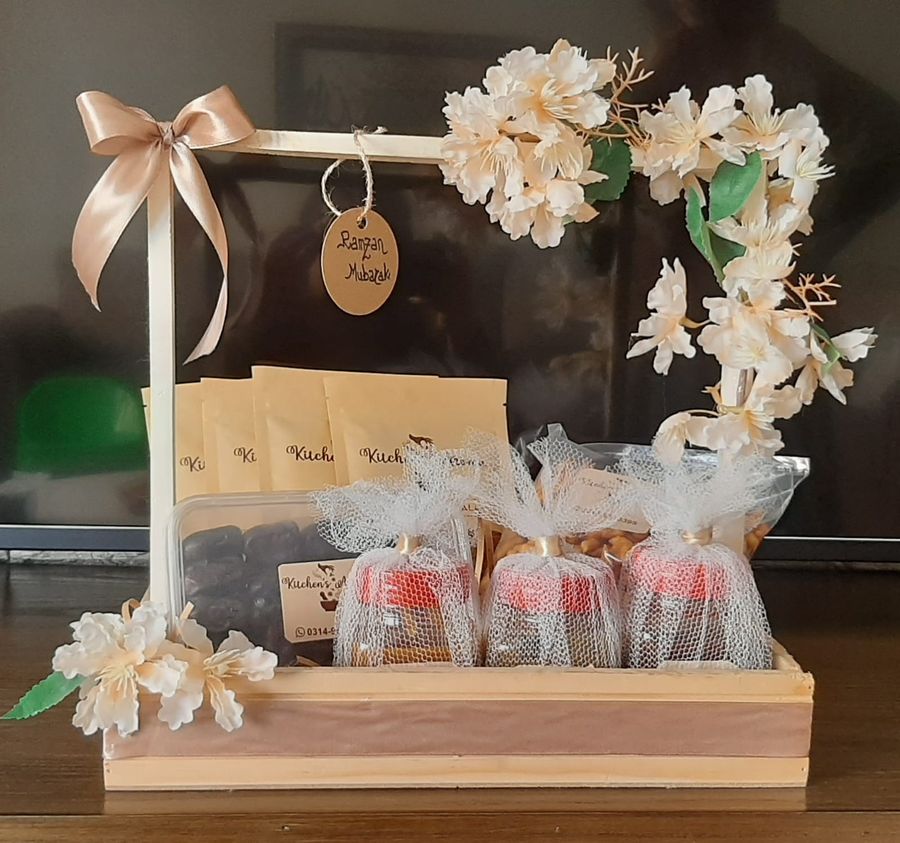 Ramzan Gift Basket Cream