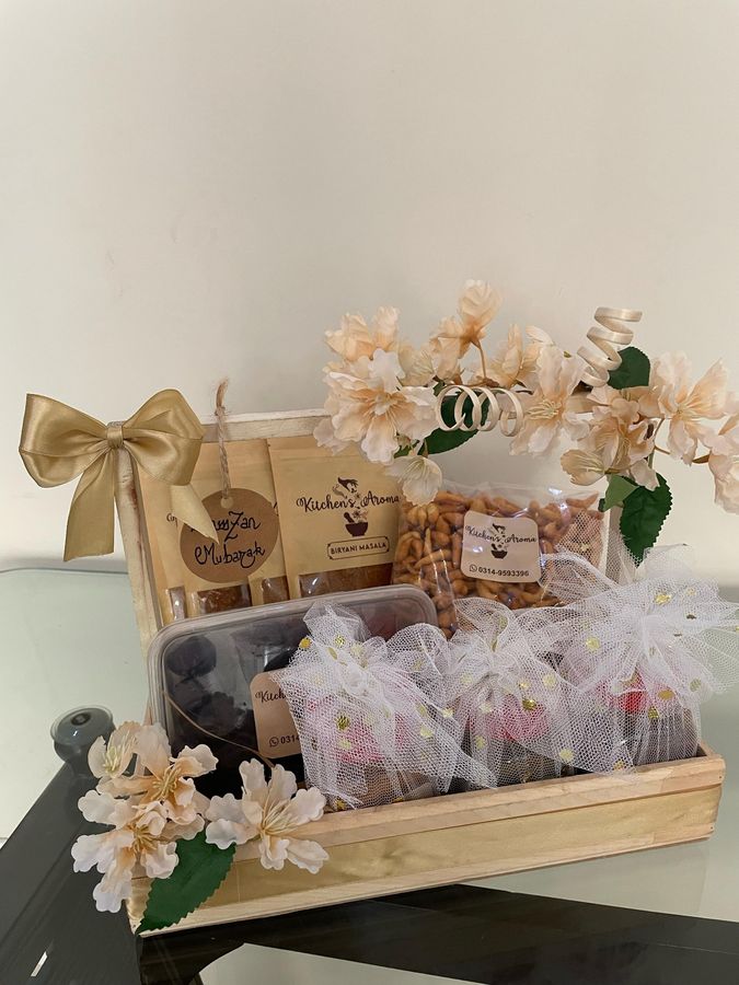 Ramzan gift basket with Biryani Masala